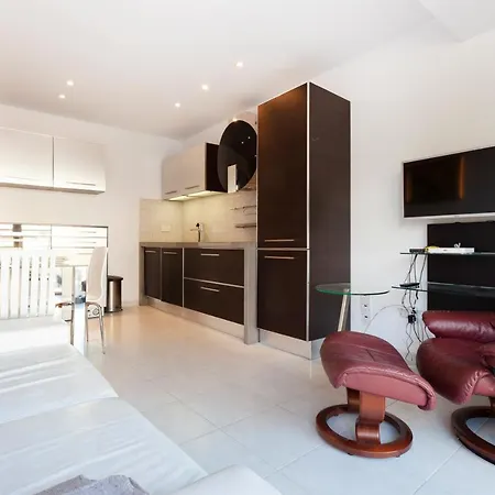Stj - St Julian's 1 Bedroom Prime Location Διαμέρισμα